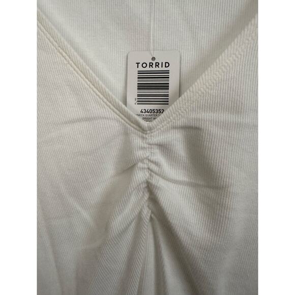 Torrid Bright White Ribbed V-Neck Shirred Top Size 4 (4X / 26) NWT Cotton Blend - Picture 6 of 8